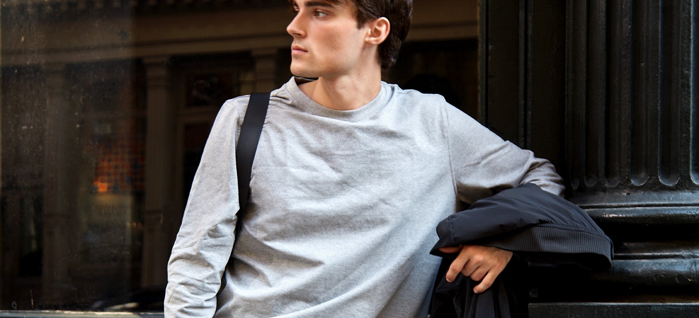 Aya Apparel Collective – unisex streetwear community moving through urban minimalism.